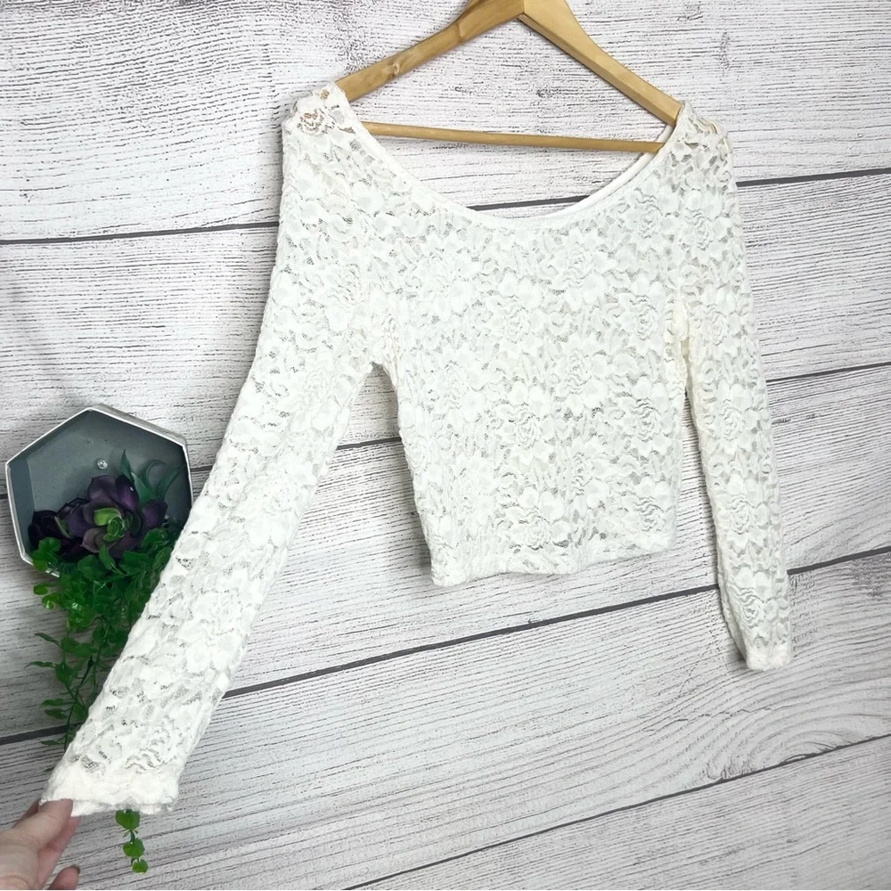 Ambiance Sheer White Lace Cropped Blouse Top Size Large